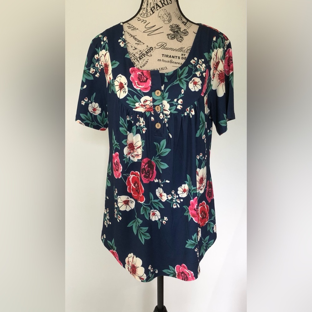 NEW Short Sleeve Henley Floral Top